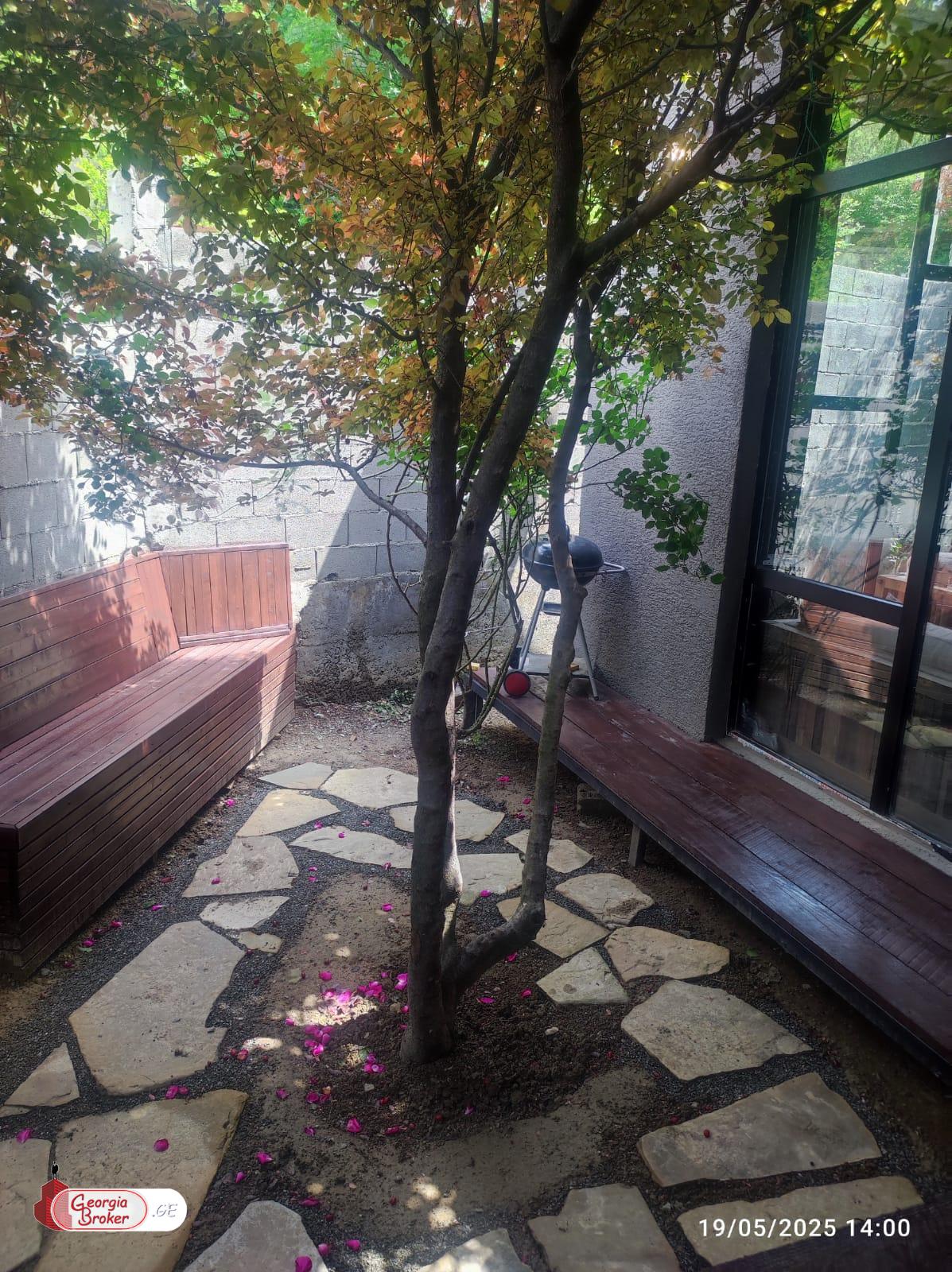 იყიდება ახალი გარემონტებული 6 ოთახიანი სახლი  მცხეთასთან,  ციხედიდის ტერიტორიაზე